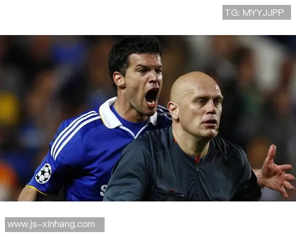 情感复杂的足球之星：从场上英雄到内心挣扎的emo球员故事