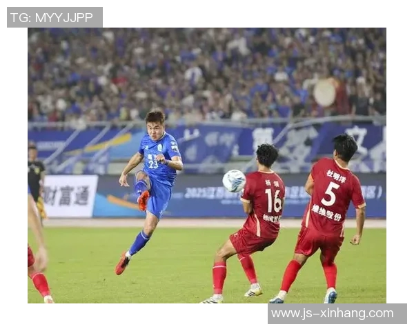 足球巨星挑战滑雪极限 展现运动跨界魅力与激情 足球巨星挑战滑雪极限 展现运动跨界魅力与激情