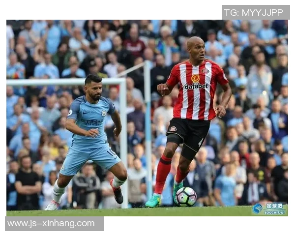 三人足球明星头像情侣故事:激情赛场与爱恋交织的青春篇章 三人足球明星头像情侣故事:激情赛场与爱恋交织的青春篇章