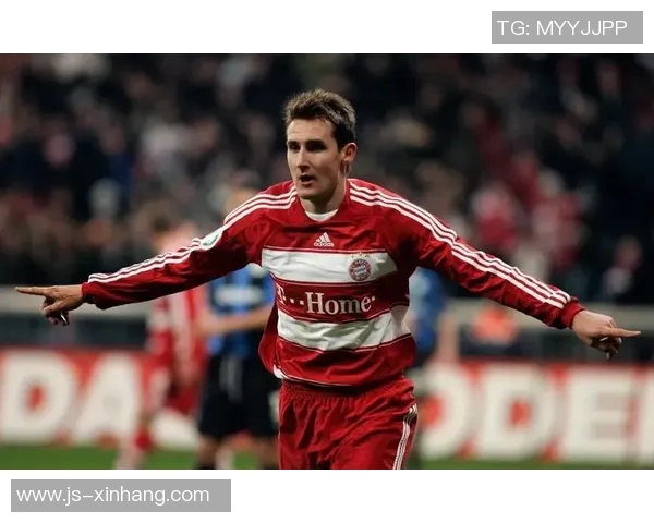 克洛泽传奇球星贴纸解析：足球巨星的成长历程与辉煌时刻