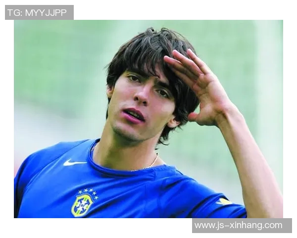 天下足球片头球星大揭秘谁是镜头背后的真正焦点