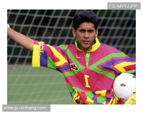 足球传奇盘点:全球十大球星背后的故事与荣耀之路